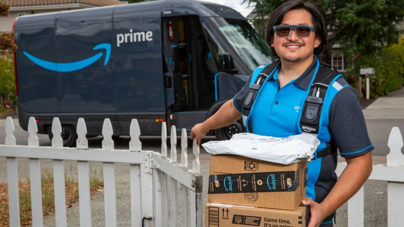Amazon, teslimat görevlilerine özel akıllı gözlüğünü tanıttı