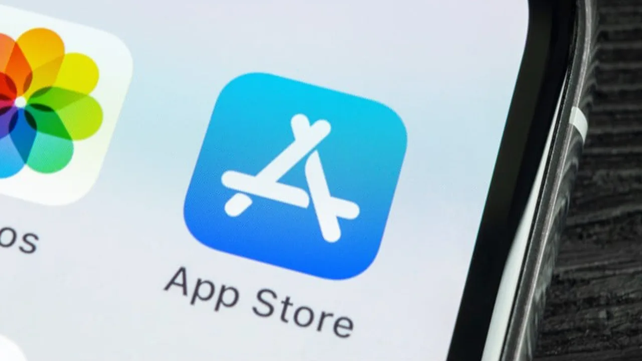Apple, Elon Musk'ın ayrıcalık iddialarını reddetti