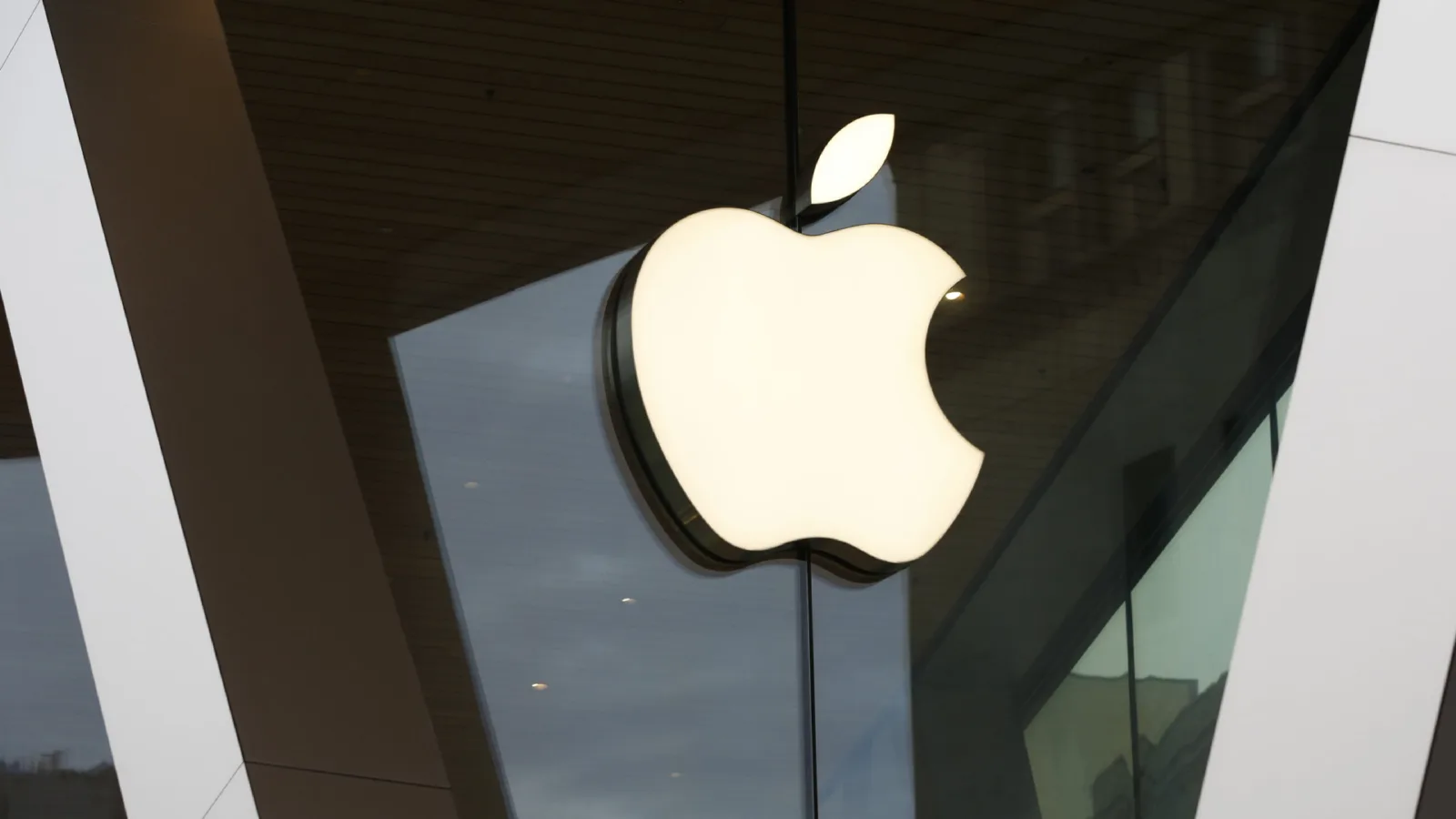 apple-2030-yilina-kadar-karbon-notr-hedefine-ulasmak-icin-200-milyon-dolarlik-ek-fon-olusturdu