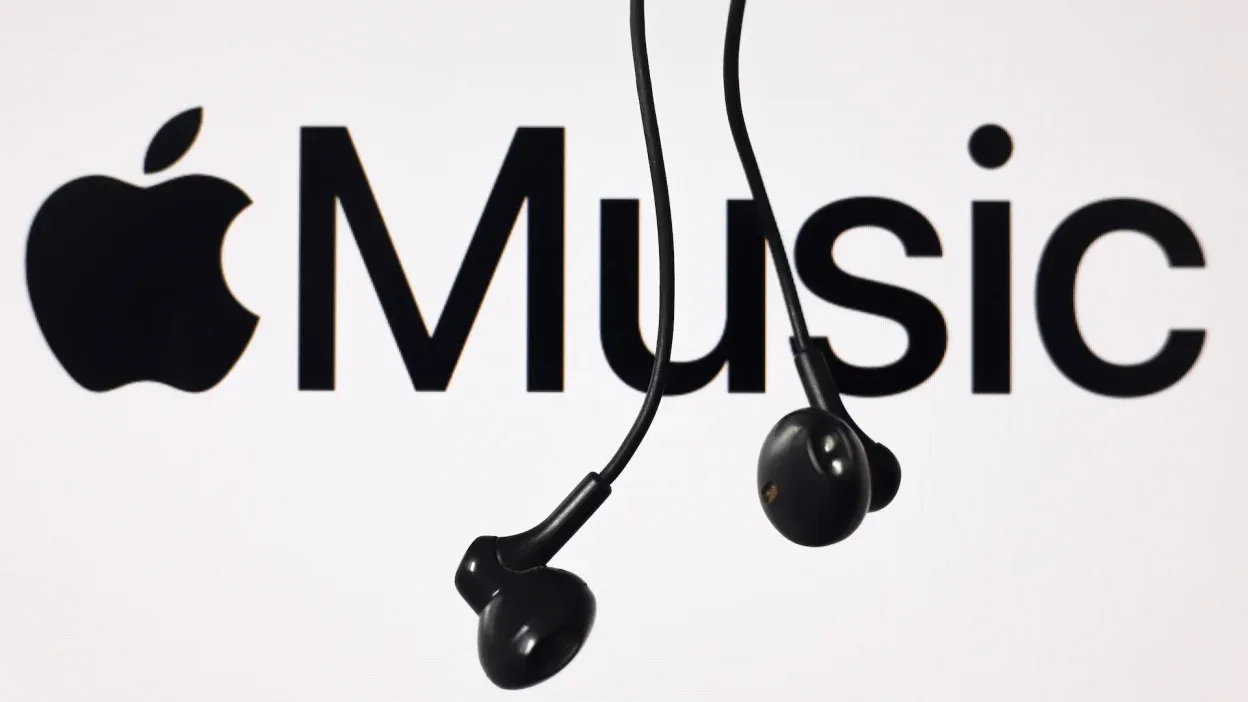 Apple Music yapay zeka destekli şarkıları etiketlemeye başlıyor