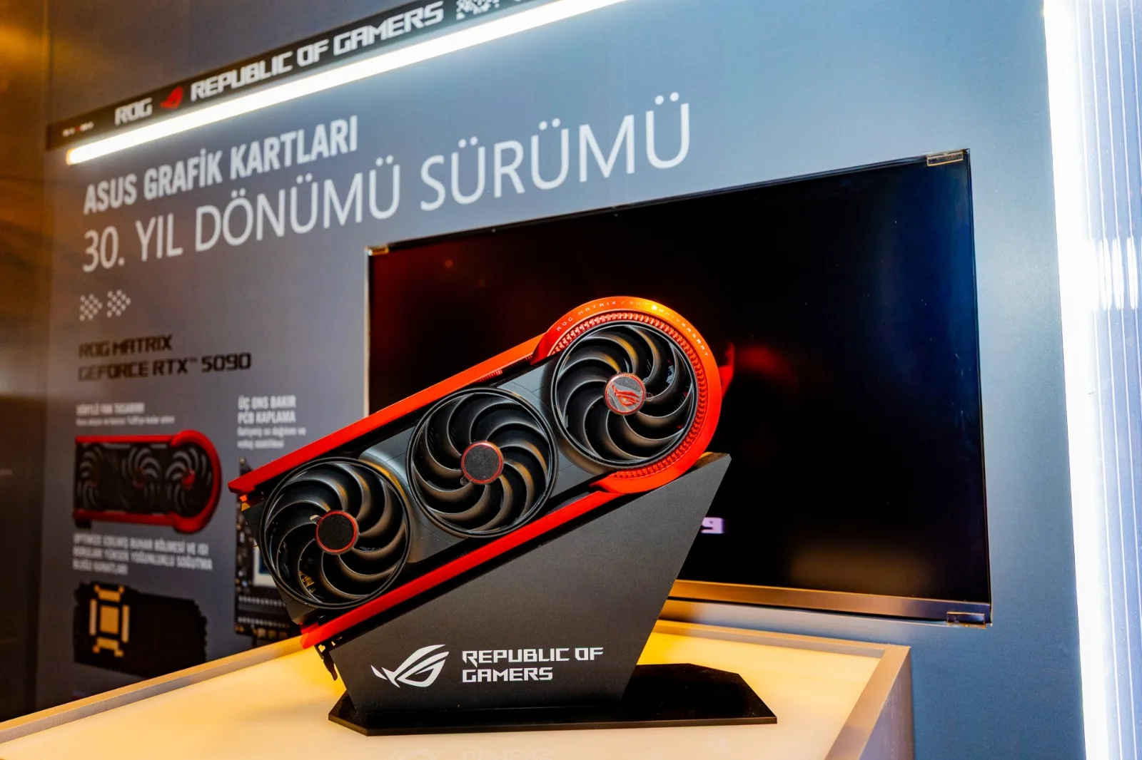 ASUS, 30. yılına özel Matrix 5090 serisini tanıttı