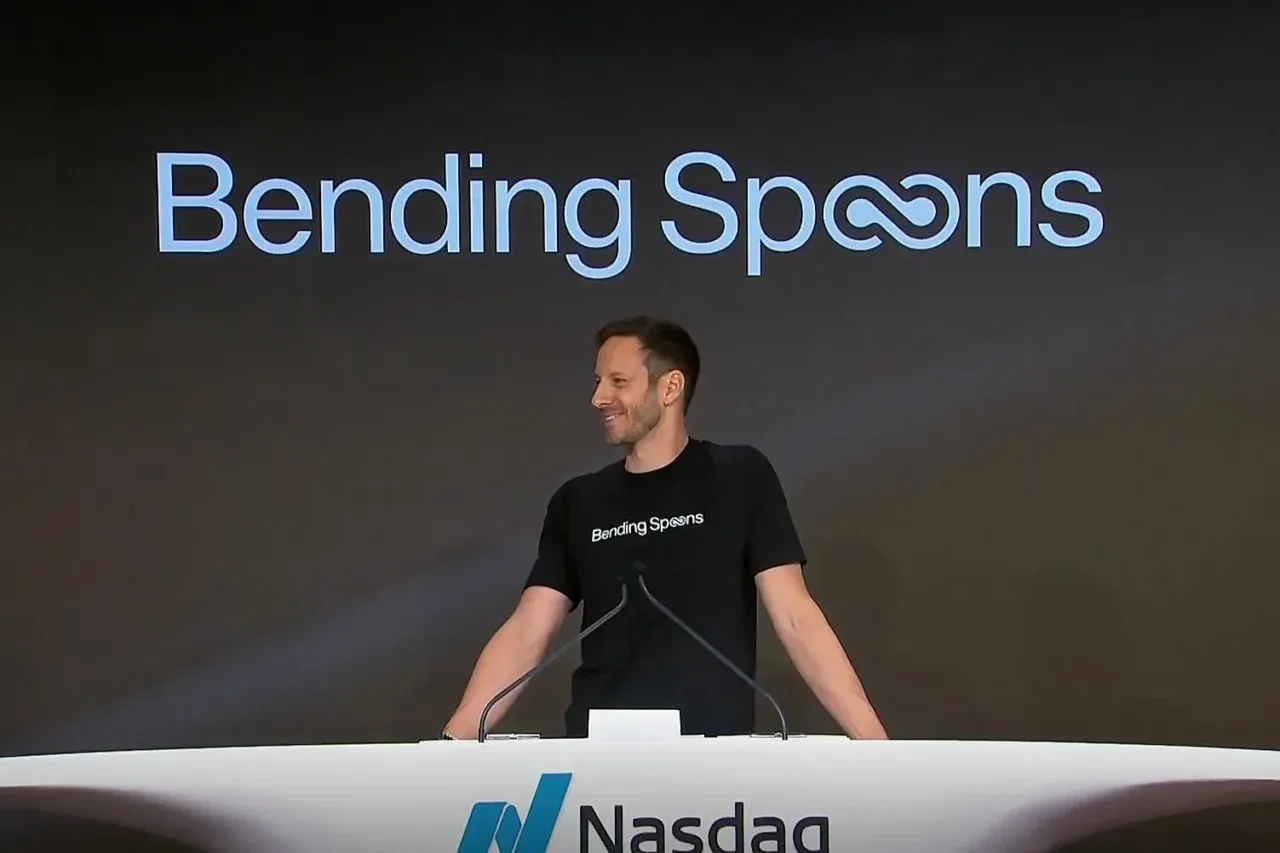 Bending Spoons, yapay zeka destekli kurumsal iletişim platformu Miro'yu satın aldı