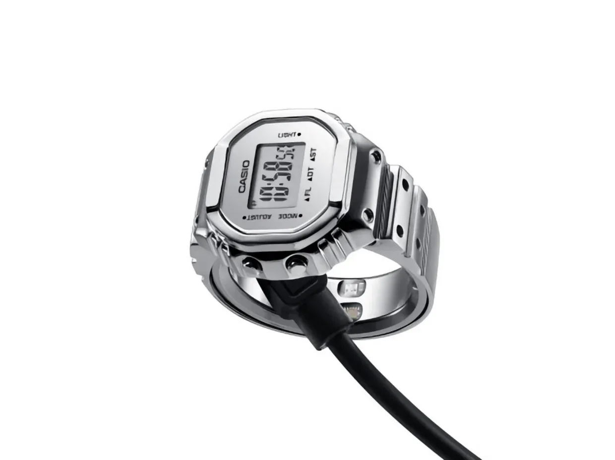 Casio, saat görünümlü yeni akıllı yüzüğünü tanıttı Casio, saat görünümlü yeni akıllı yüzüğünü tanıttı