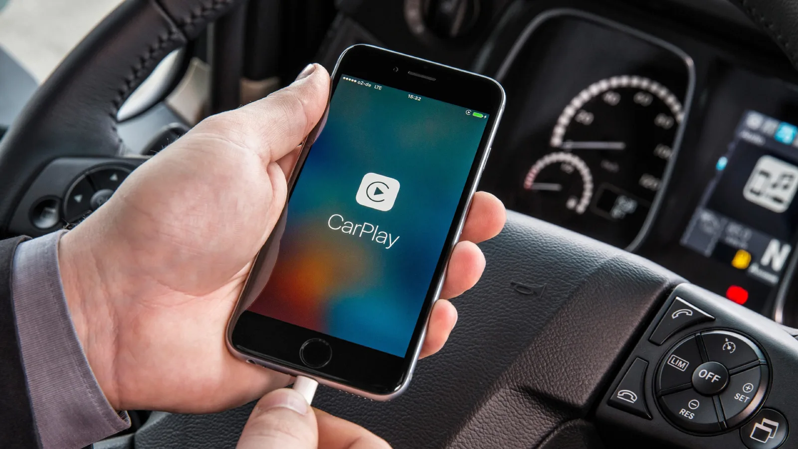 dominos-pizza-uygulamasi-apple-carplay-e-entegre-edildi