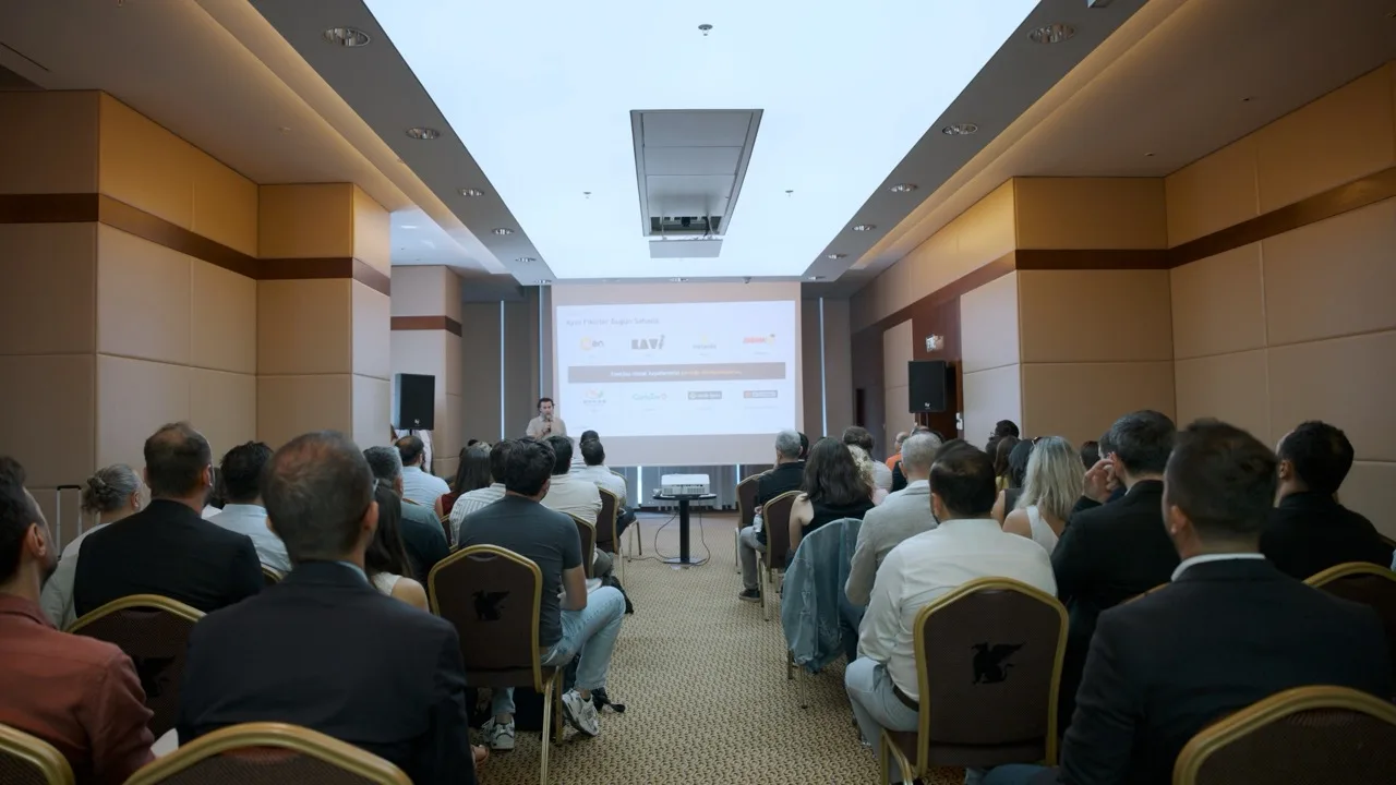 Enerjisa ve INVEXEN imzalı Nar ve İvme girişimcilik programlarından mezun olan 8 girişim