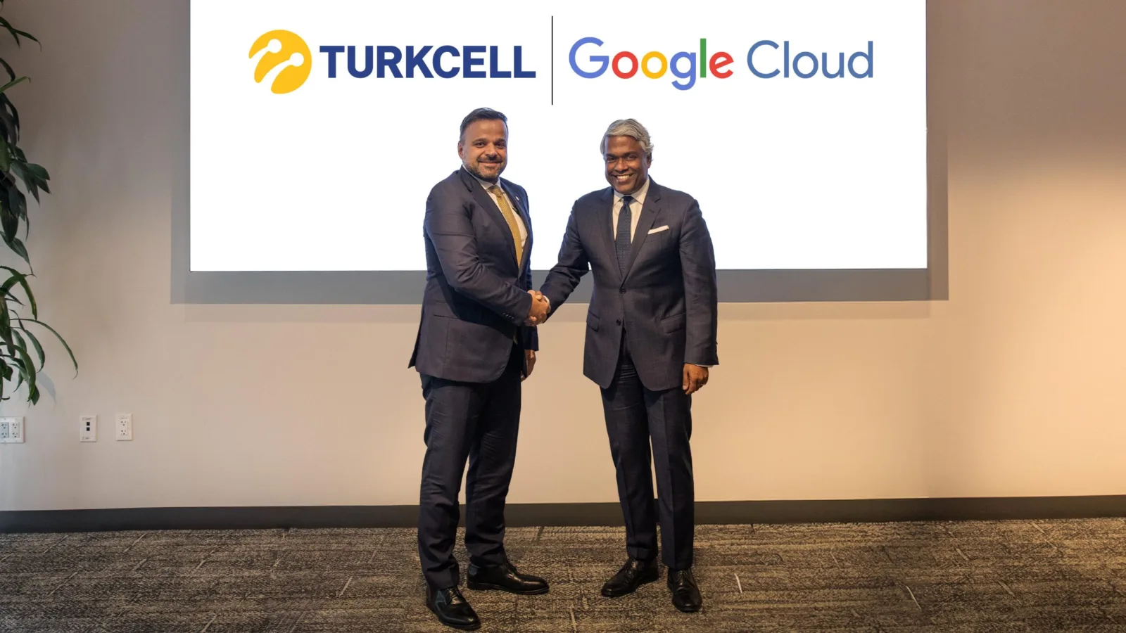 Turkcell ve Google, 1 milyar dolar yatırımla Türkiye'de veri merkezi inşa edecek