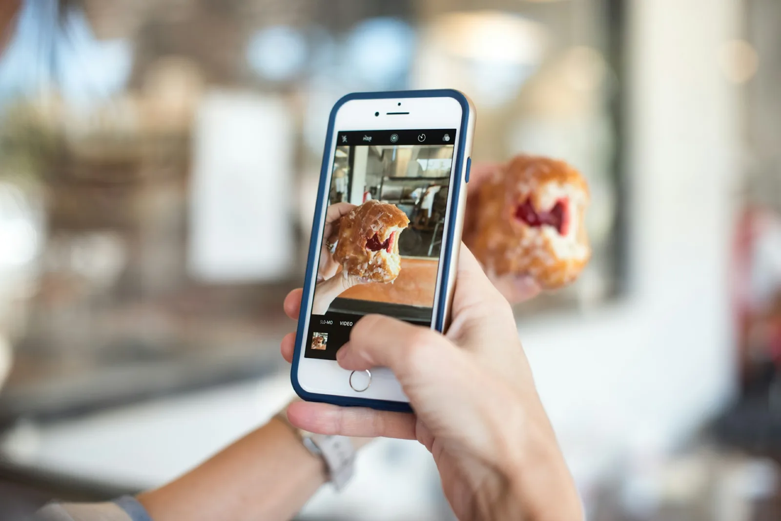 Instagram, BeReal tarzında bir özellik olan "Peek" üzerinde çalışıyor