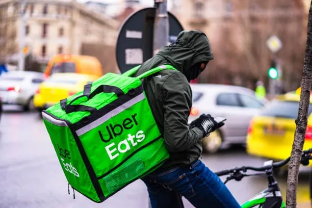 Yemek sipariş platformu Uber Eats Türkiye'ye geliyor