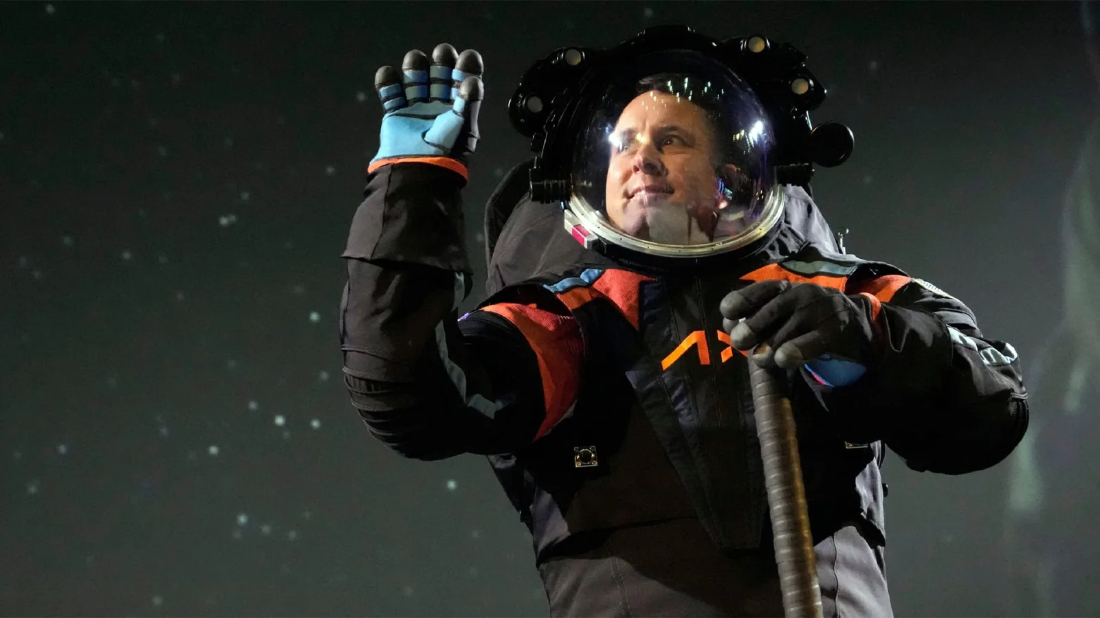 nasa-axiom-space-tarafindan-yapilan-yeni-uzay-giysilerini-tanitti