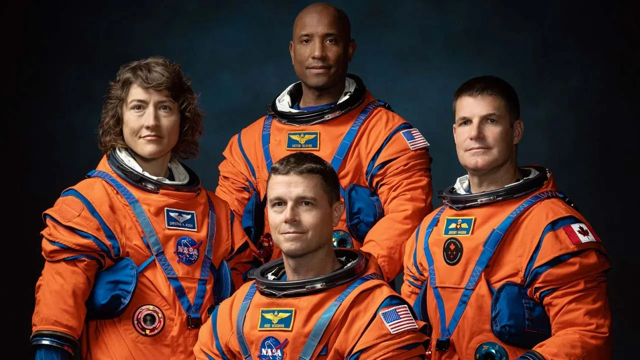nasa-ay-a-gonderecegi-astronotlari-acikladi