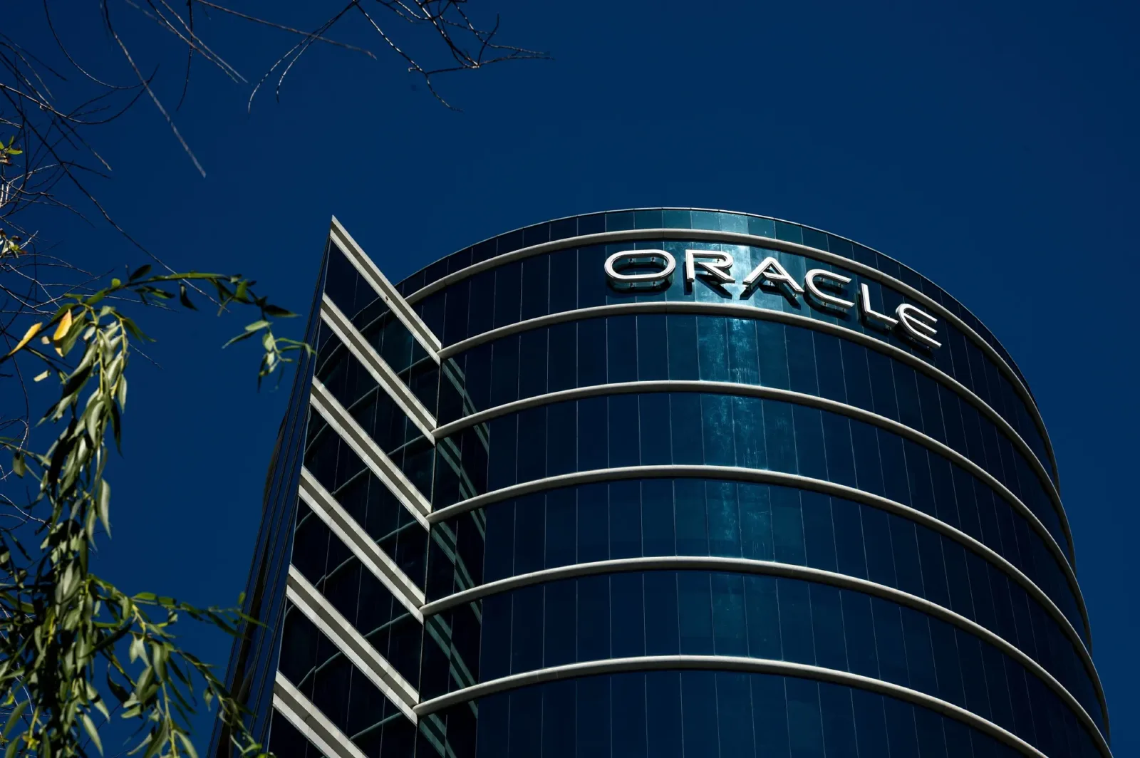 Oracle, tek seferde 30.000 kişiyi işten çıkardı