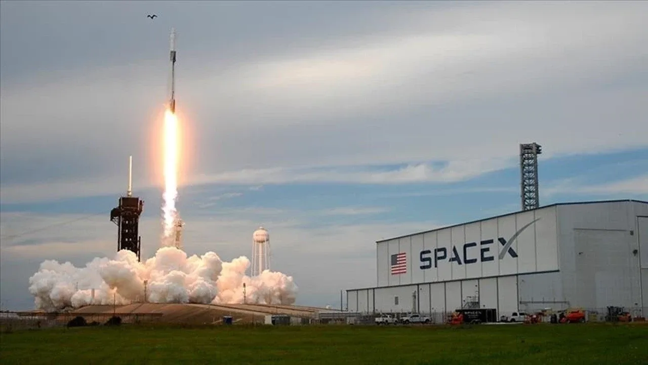 SpaceX, Elon Musk’ın yapay zeka şirketi xAI’ı satın aldı SpaceX, Elon Musk’ın yapay zeka şirketi xAI’ı satın aldı