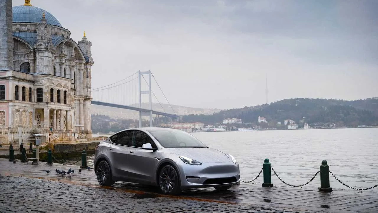 Tesla'nın 2023 başarısı: 1.8 milyon otomobil satışı