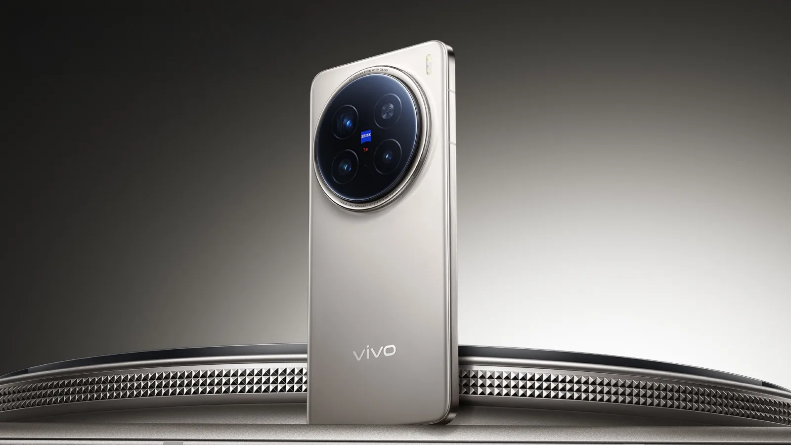 vivo'nun yeni amiral gemisi X200 Pro, satışa sunuldu