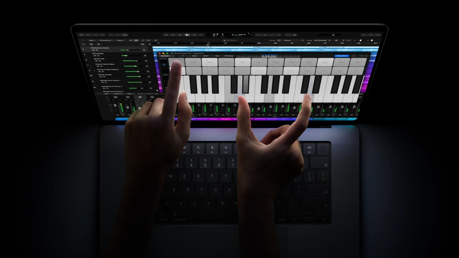Apple, tarihindeki ilk dokunmatik ekranlı MacBook Pro'yu duyurdu