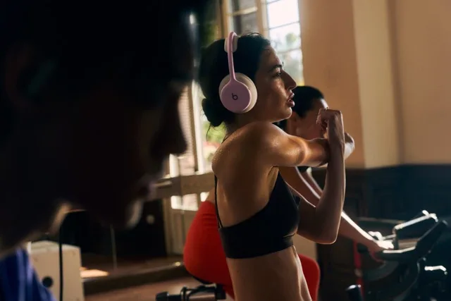 Beats, yeni kulaküstü kulaklığı Beats 360'ı tanıttı Beats, yeni kulaküstü kulaklığı Beats 360'ı tanıttı