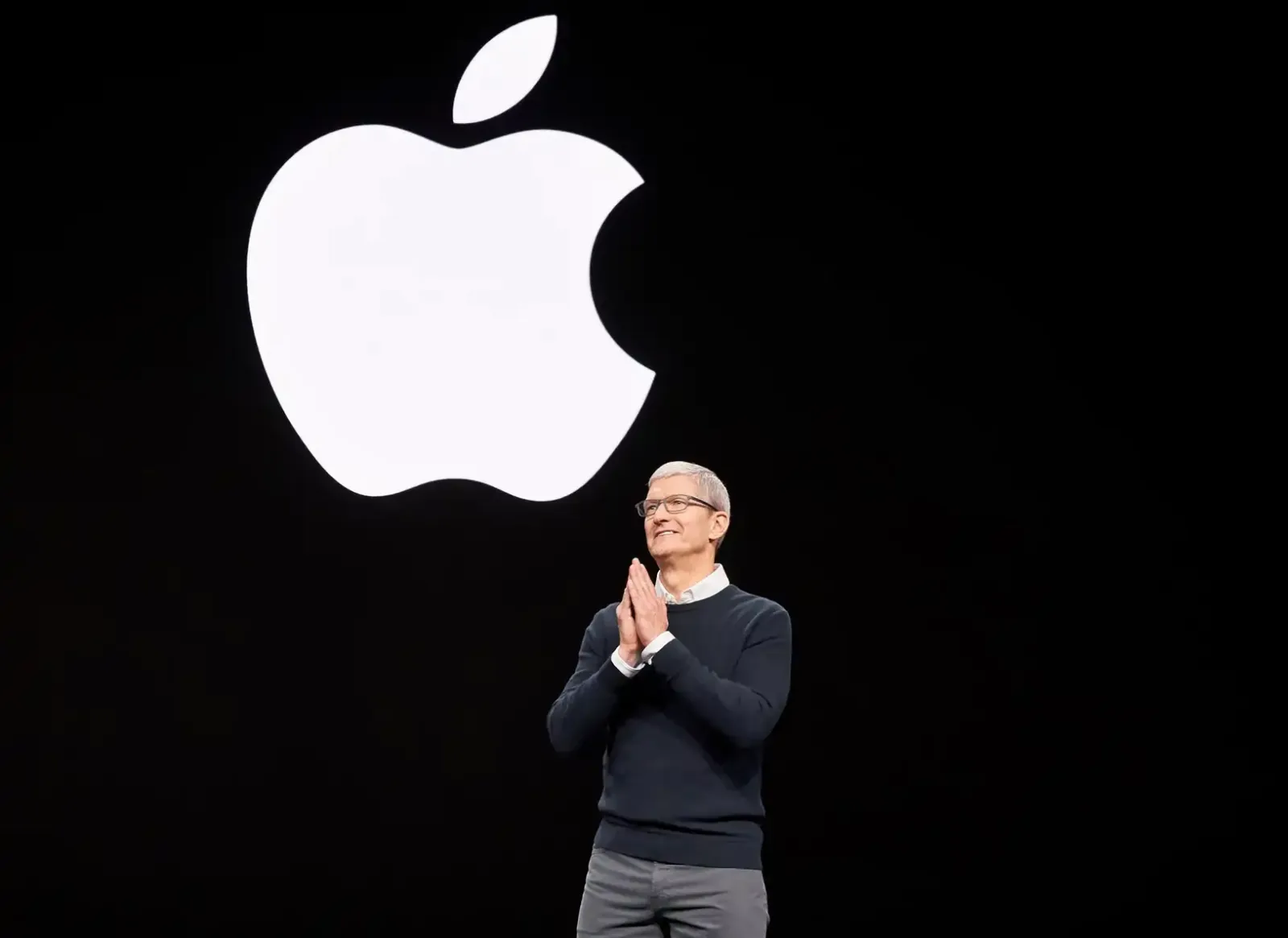 Eski Apple CEO'su Tim Cook, 64 milyon dolarlık Apple hissesi sattı Eski Apple CEO'su Tim Cook, 64 milyon dolarlık Apple hissesi sattı