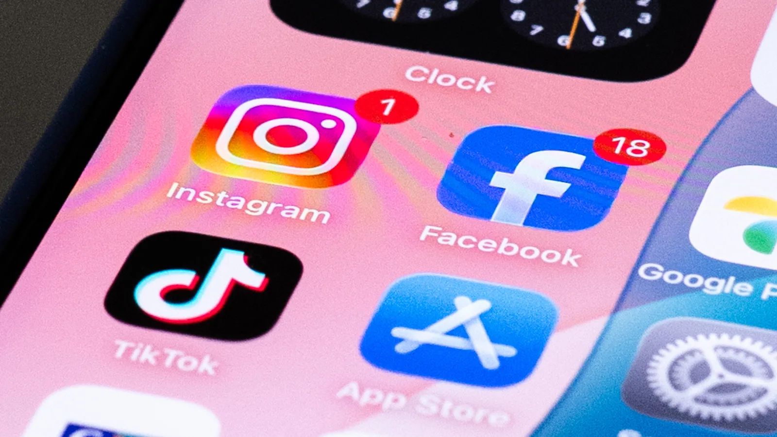 Meta, TikTok reklamlarını yasakladı Meta, TikTok reklamlarını yasakladı