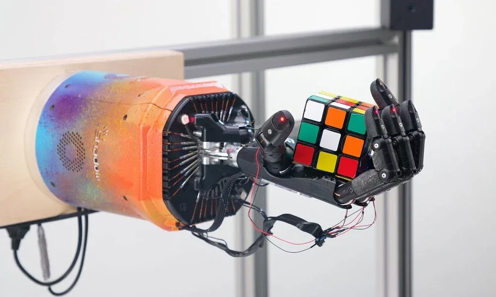 OpenAI, insansı robot geliştirdiğini açıkladı
