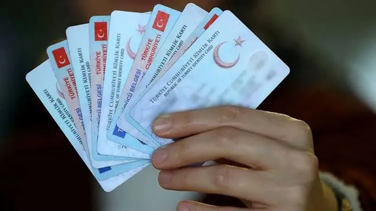 Türkiye, dijital kimlik kartlarını 2027'de test etmeye hazırlanıyor Türkiye, dijital kimlik kartlarını 2027'de test etmeye hazırlanıyor