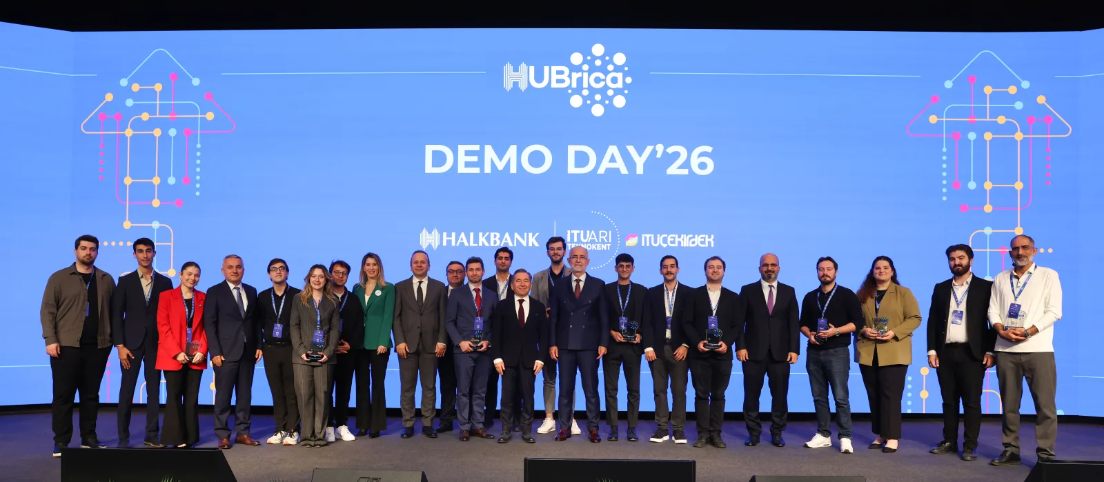 Halkbank HUBrica Demo Day etkinliğinde sahneye çıkan 10 girişim