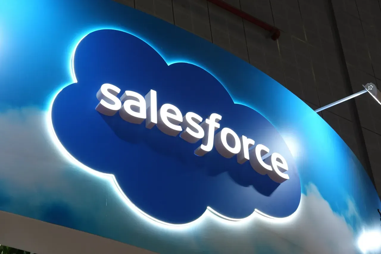 Nvidia ve Salesforce, şirketlerin kendi yapay zekalarını geliştirebileceği Koa modelini ta